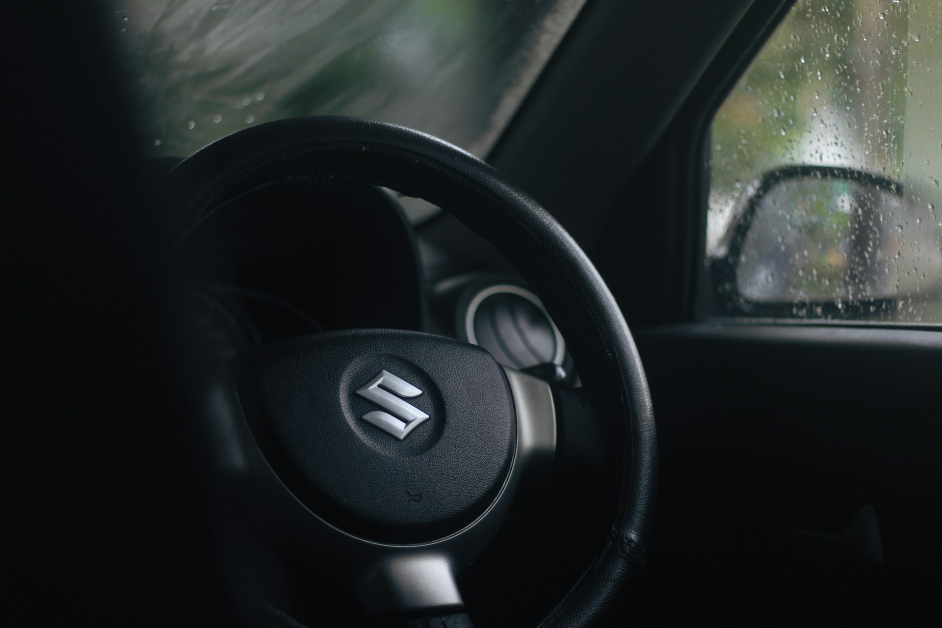 Suzuki Ignis: La Citycar Ibrida dal Carattere Unico