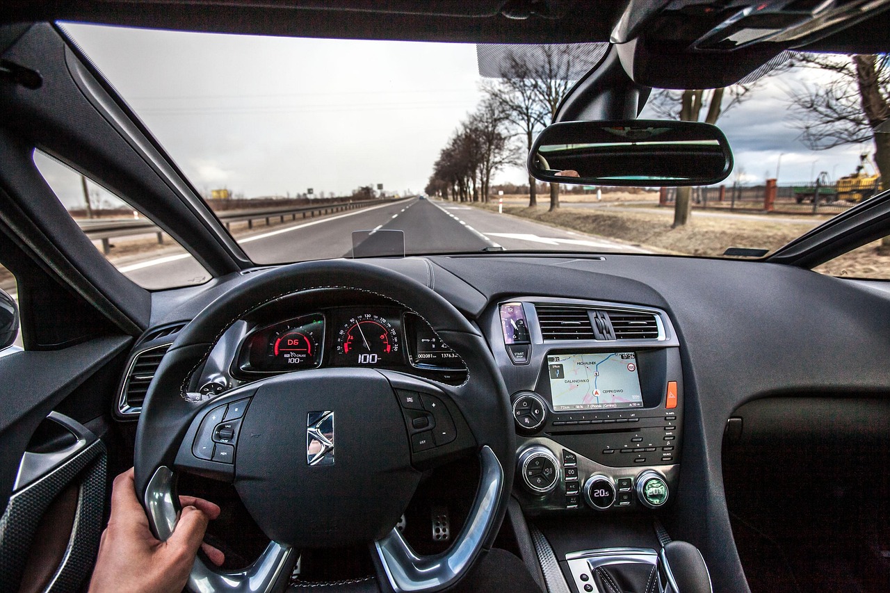 DS 4: Eleganza e Tecnologia in una Media di Classe